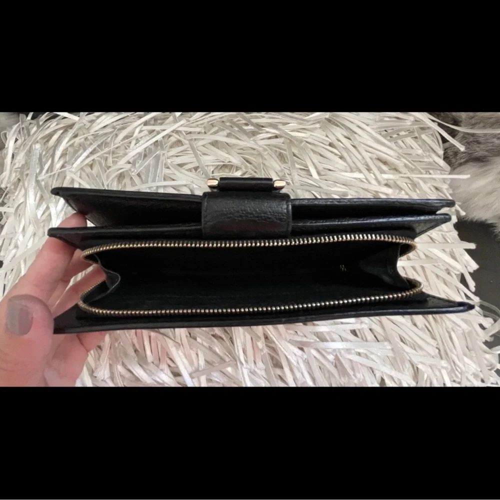 Authentic Gucci Black GG Canvas Wallet with Gold D-Ring - Picture 5 of 15